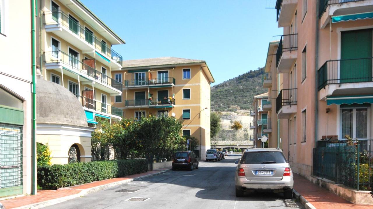 Appartamenti Con Giardino E Posto Auto Per Famiglie Finale Ligure Eksteriør billede