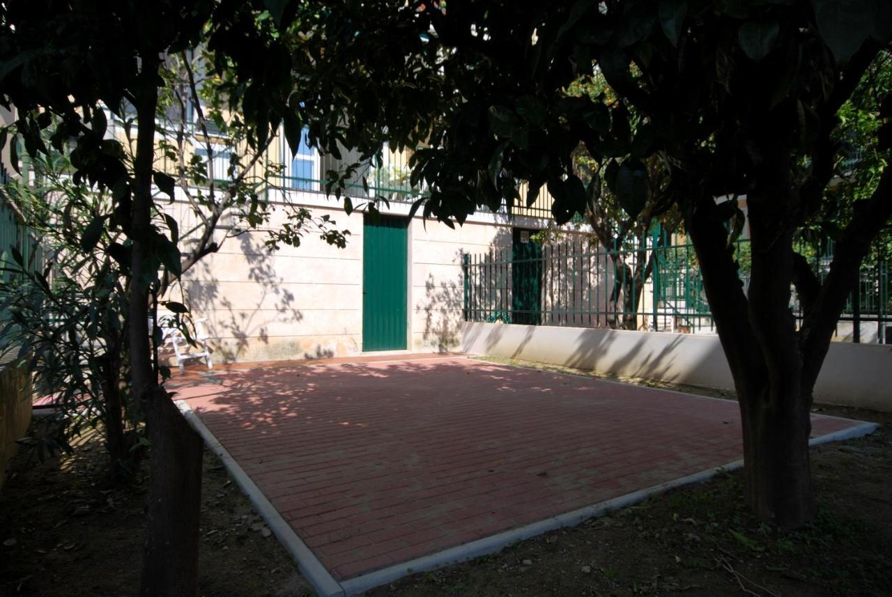 Appartamenti Con Giardino E Posto Auto Per Famiglie Finale Ligure Eksteriør billede